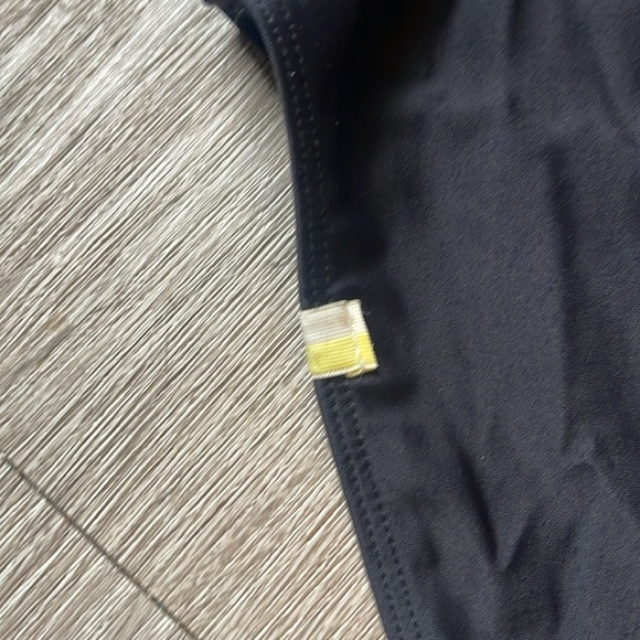 Summer Salt size 8 The  Wave swimming suit v neck black once piece - Picture 4 of 7